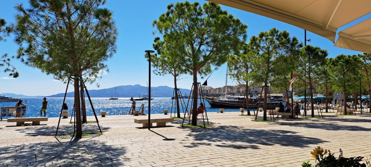 Apartment Alex Sarande Bagian luar foto