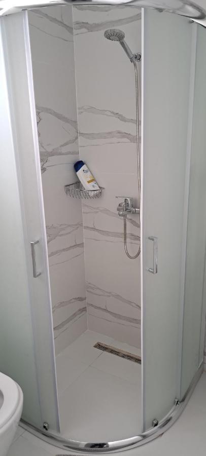 Apartment Alex Sarande Bagian luar foto