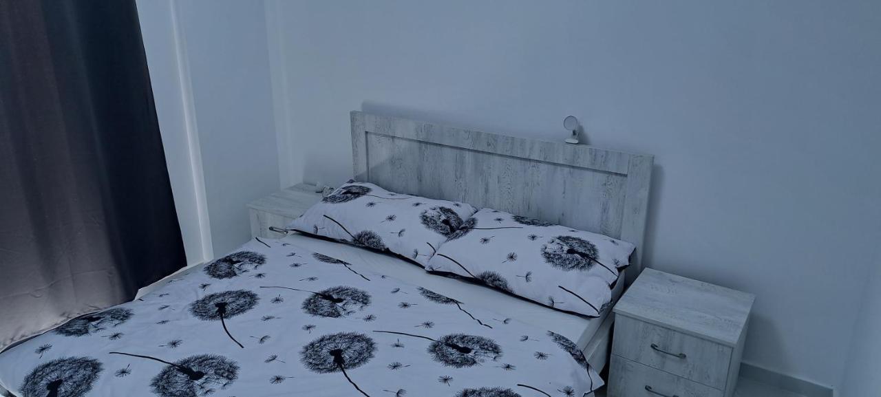 Apartment Alex Sarande Bagian luar foto