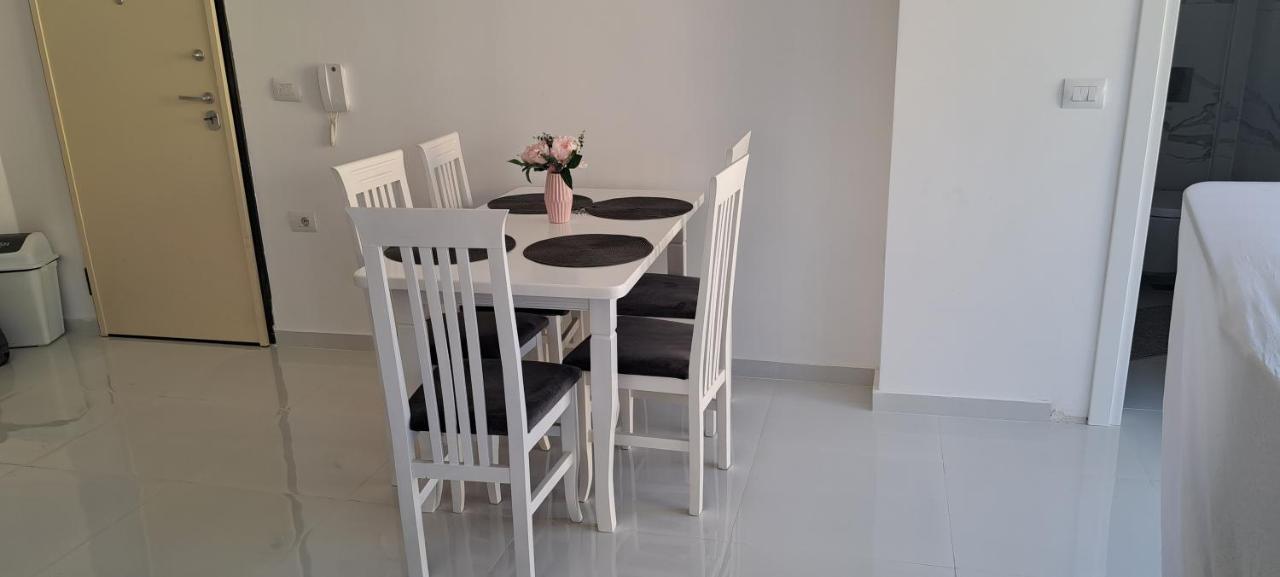 Apartment Alex Sarande Bagian luar foto