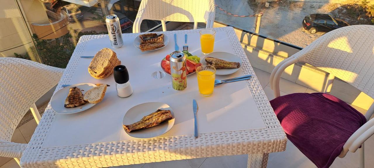 Apartment Alex Sarande Bagian luar foto