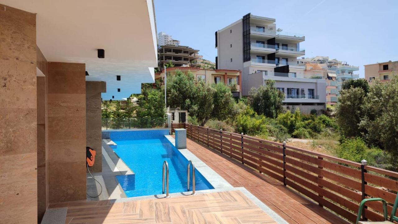 Apartment Alex Sarande Bagian luar foto